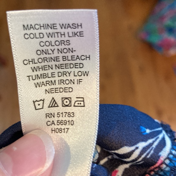 Maurice’s shirt - Picture 5 of 5